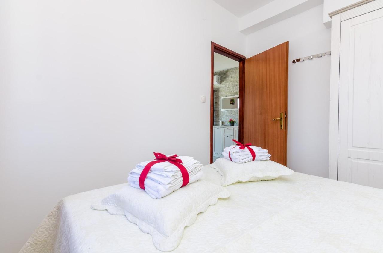 Apartments Melany Slano Exterior photo