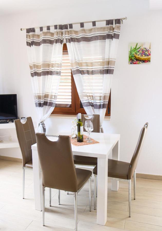 Apartments Melany Slano Exterior photo